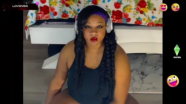 Snapshot of temptressbeauty24 chatting on February 2025 04:33:01 AM temptressbeauty24 online show from February 2025 04:33:01 AM