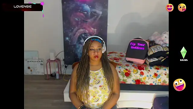 Snapshot of temptressbeauty24 chatting on February 2025 05:26:01 PM temptressbeauty24 online show from February 2025 05:26:01 PM