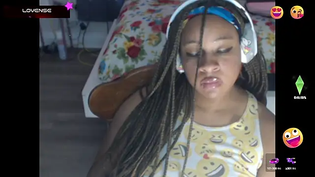 Snapshot of temptressbeauty24 chatting on February 2025 08:33:02 PM temptressbeauty24 online show from February 2025 08:33:02 PM