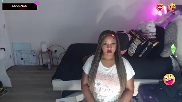 Snapshot of temptressbeauty24 chatting on February 2025 04:48:02 AM temptressbeauty24 online show from February 2025 04:48:02 AM
