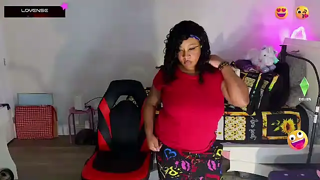 Snapshot of temptressbeauty24 chatting on March 2025 11:53:01 PM temptressbeauty24 online show from March 2025 11:53:01 PM