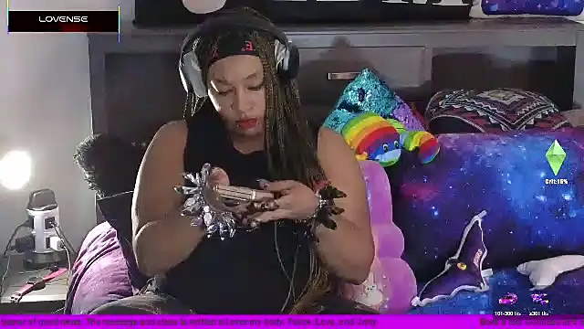 Snapshot of temptressbeauty24 chatting on March 2025 03:42:01 AM temptressbeauty24 online show from March 2025 03:42:01 AM