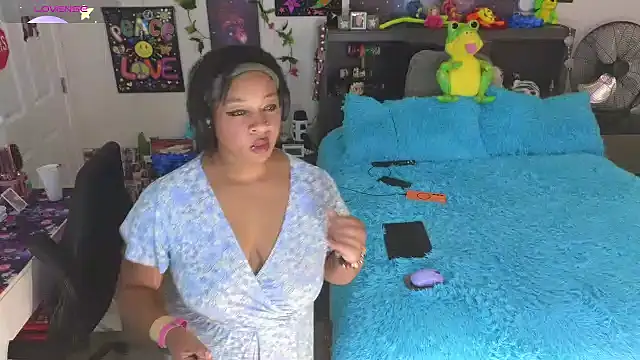 Snapshot of temptressbeauty24 chatting on September 2025 09:03:02 PM temptressbeauty24 online show from September 2025 09:03:02 PM
