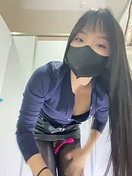 Snapshot of Asia-Lynn chatting on January 2025 01:42:02 PM Asia-Lynn online show from January 2025 01:42:02 PM