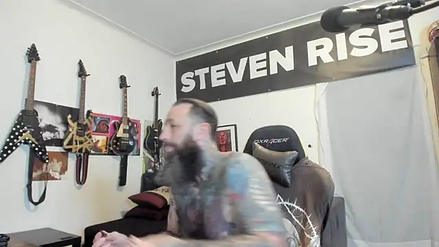 Snapshot of StevenRiseNYC chatting on April 2026 02:27:02 AM StevenRiseNYC online show from April 2026 02:27:02 AM