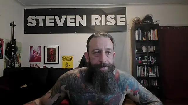 Snapshot of StevenRiseNYC chatting on May 2026 12:05:01 AM StevenRiseNYC online show from May 2026 12:05:01 AM