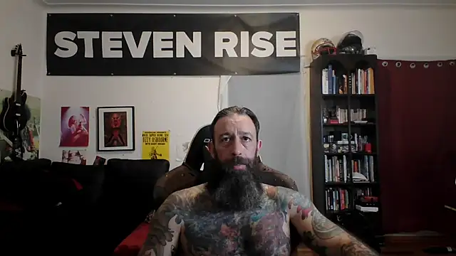 Snapshot of StevenRiseNYC chatting on May 2026 12:56:02 PM StevenRiseNYC online show from May 2026 12:56:02 PM