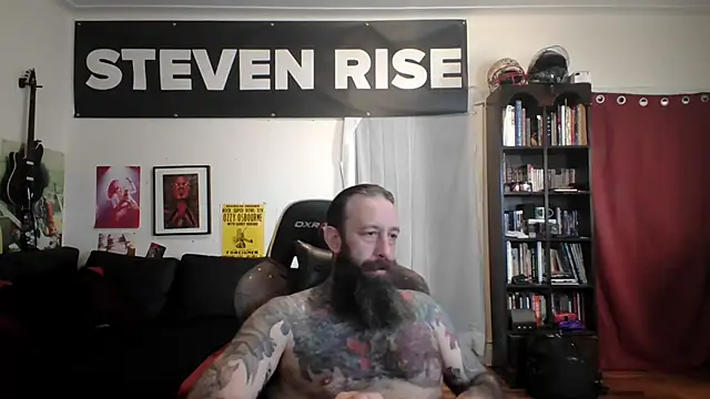Snapshot of StevenRiseNYC chatting on May 2026 10:51:01 PM StevenRiseNYC online show from May 2026 10:51:01 PM
