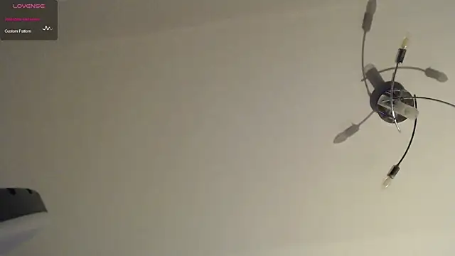 robertsoyummy online show from March 2026 10:05:02 PM