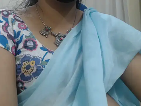 Snapshot of Lovely_Siri_23 chatting on July 2026 06:25:01 PM Lovely Siri 23 online show from July 2026 06:25:01 PM