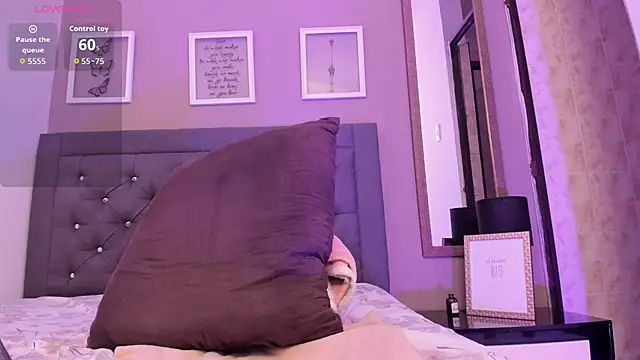 AlissonnFoxx online show from December 2025 08:29:01 PM