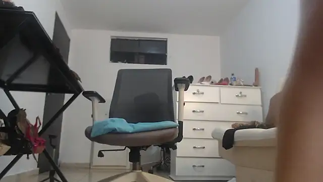 ammarahot7777 online show from March 2026 12:32:02 AM