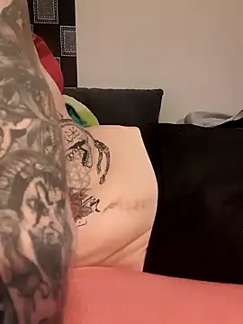 Snapshot of PIercingBoy38 chatting on January 2025 01:18:01 AM PIercingBoy38 online show from January 2025 01:18:01 AM