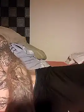 Snapshot of PIercingBoy38 chatting on January 2025 04:02:02 AM PIercingBoy38 online show from January 2025 04:02:02 AM