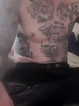 Snapshot of PIercingBoy38 chatting on February 2025 01:30:01 PM PIercingBoy38 online show from February 2025 01:30:01 PM