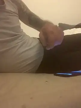 Snapshot of PIercingBoy38 chatting on March 2025 01:53:02 AM PIercingBoy38 online show from March 2025 01:53:02 AM