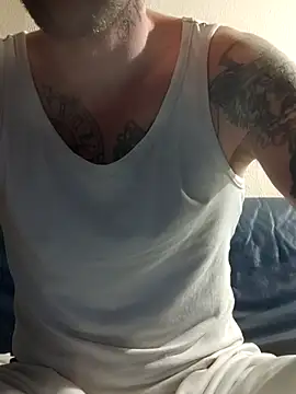 Snapshot of PIercingBoy38 chatting on November 2025 02:58:02 AM PIercingBoy38 online show from November 2025 02:58:02 AM