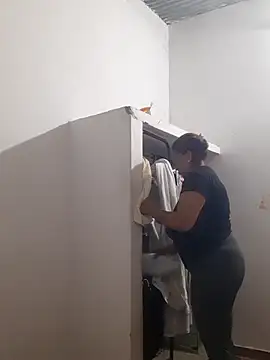 Snapshot of Valeria73 chatting on November 2025 02:28:02 AM Valeria73 online show from November 2025 02:28:02 AM