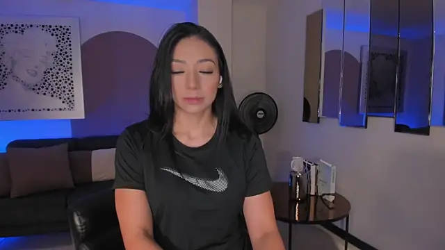 LizzHamilton   online show from November 2025 09:36:02 PM