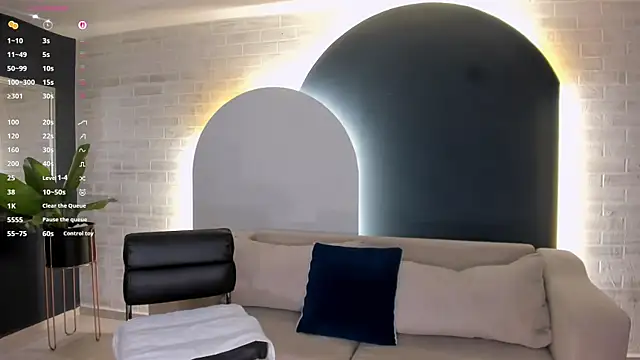 Snapshot of LizzHamilton__ chatting on March 2026 08:02:01 PM LizzHamilton online show from March 2026 08:02:01 PM