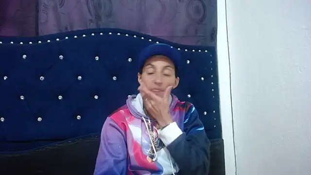 Snapshot of anyu1306 chatting on December 2024 04:09:02 PM anyu1306 online show from December 2024 04:09:02 PM