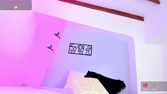 Laura Torres18 online show from November 2025 09:52:02 PM