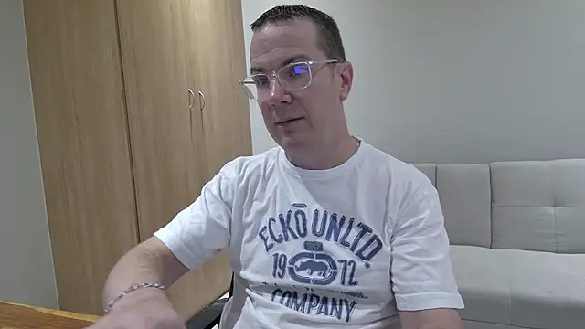 BrettJ81 online show from March 2026 02:44:01 PM