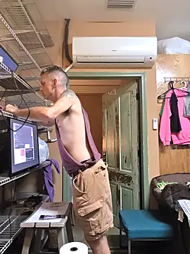 leahcimnikral online show from September 2025 01:29:02 AM