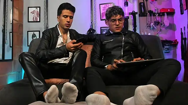 dom2travelersss online show from January 2025 12:33:01 PM