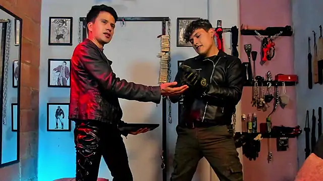 dom2travelersss online show from January 2025 11:11:02 PM