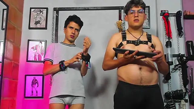 dom2travelersss online show from February 2025 04:57:01 PM