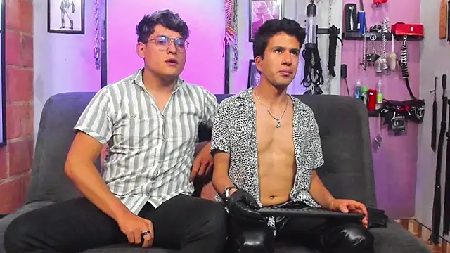 dom2travelersss online show from February 2025 04:43:02 PM