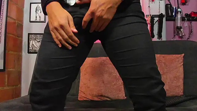 dom2travelersss online show from March 2025 12:04:01 PM