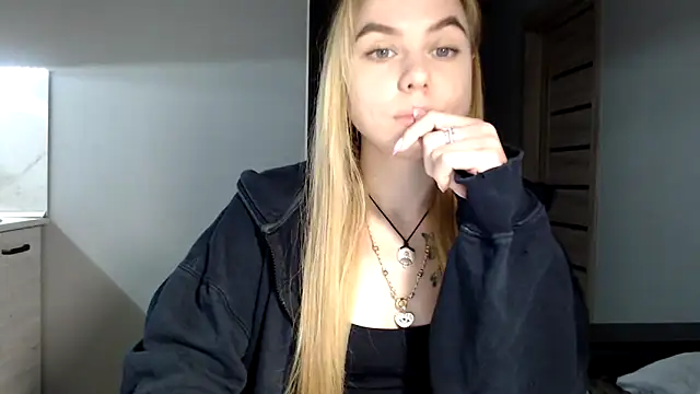 Snapshot of Sunbeam_ chatting on December 2024 09:48:01 PM Sunbeam online show from December 2024 09:48:01 PM