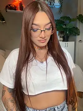 Snapshot of DaniDusan_ chatting on October 2025 04:15:02 PM DaniDusan online show from October 2025 04:15:02 PM