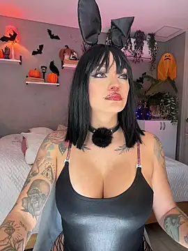 Snapshot of DaniDusan_ chatting on October 2025 07:03:01 PM DaniDusan online show from October 2025 07:03:01 PM