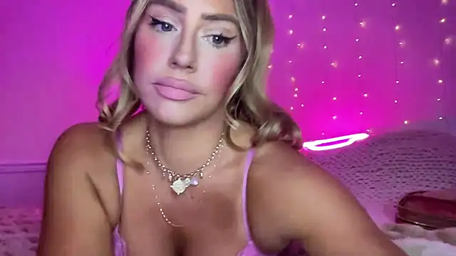 Snapshot of Fitnessbabe69 chatting on November 2025 01:44:02 PM Fitnessbabe69 online show from November 2025 01:44:02 PM