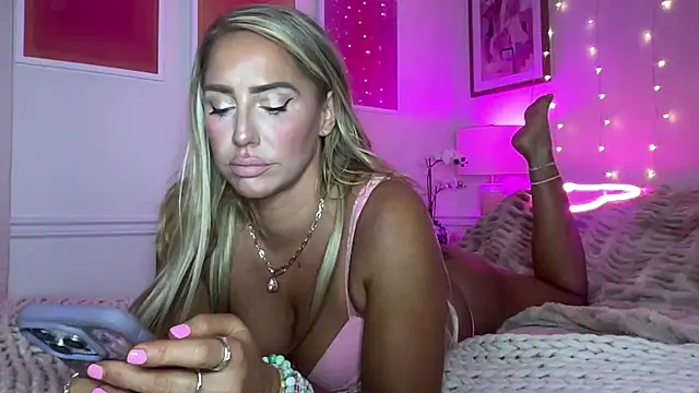 Snapshot of Fitnessbabe69 chatting on January 2026 07:12:01 AM Fitnessbabe69 online show from January 2026 07:12:01 AM