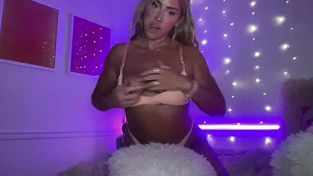 Fitnessbabe69 online show from July 2026 09:35:01 AM