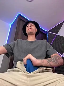 bigryann23 online show from February 2026 09:35:02 PM